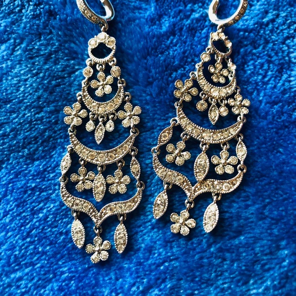 Beautiful chandelier studded earrings - Picture 6 of 8